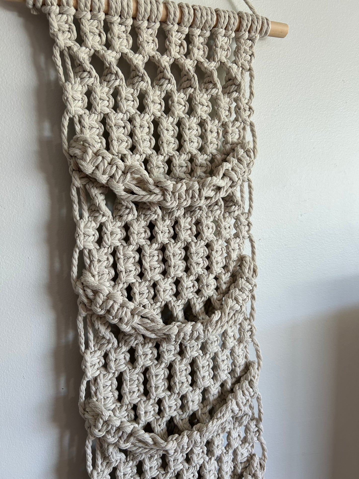 Macramé Cap Hanger – 4-Rung Adjustable Holder (Fits Up to 12 Hats)
